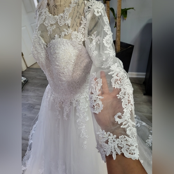 Rhinestone Wedding dress - Picture 8 of 16
